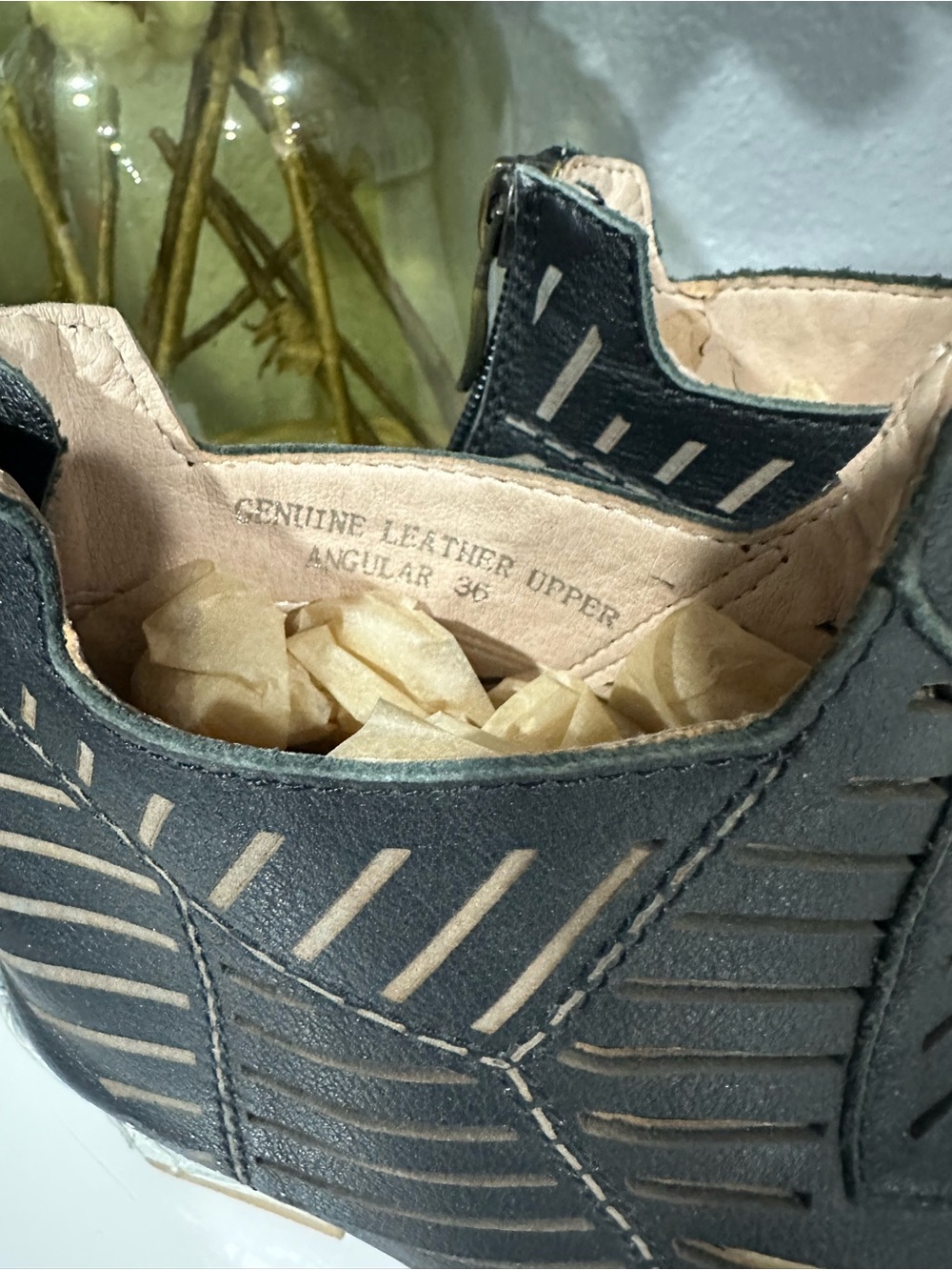L’Artiste Angular Block Leather Shooties with Lacer Cut Design Sz 6 (36) - Picture 3 of 9